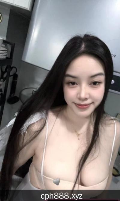 雨花巨臀大胸妹