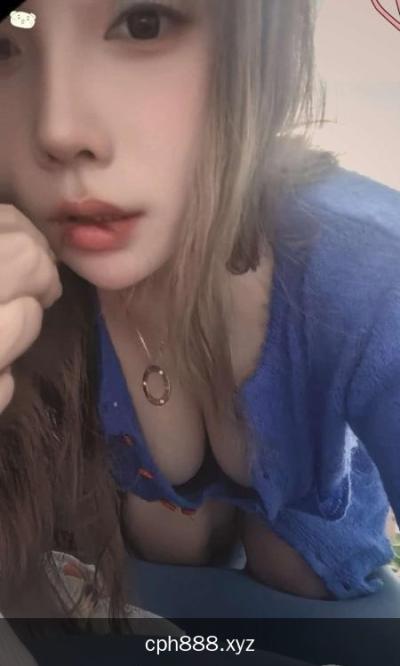 江岸肥臀骚货妞妞