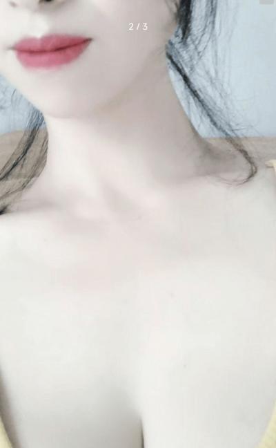 岚岚皮肤白白少妇