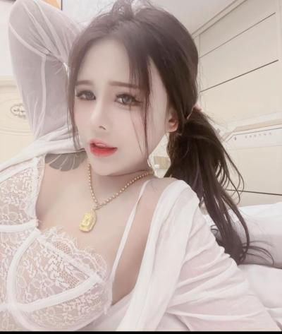 巴克区情趣纹身大胸妹